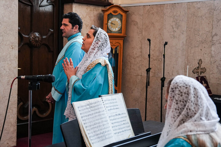 تصاویر/ مراسم چهلمین روز شهادت رهبر انقلاب در کلیسای سرکیس مقدس تهران