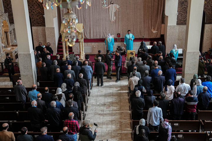تصاویر/ مراسم چهلمین روز شهادت رهبر انقلاب در کلیسای سرکیس مقدس تهران