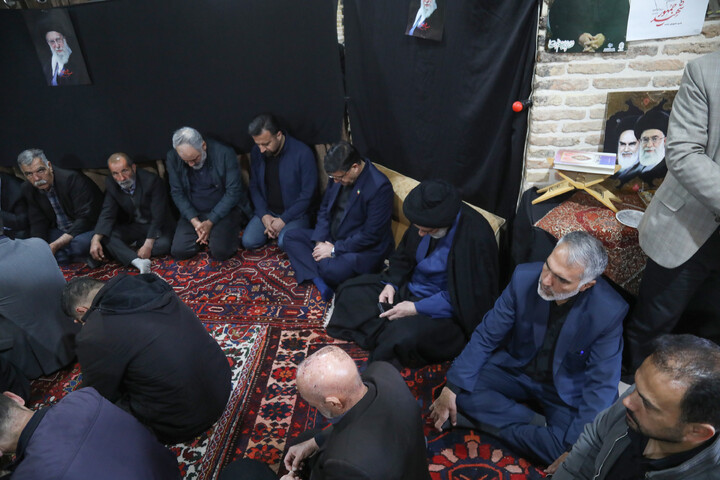 مراسم چهلم رهبر شهید امت توسط بازاریان شهرکرد