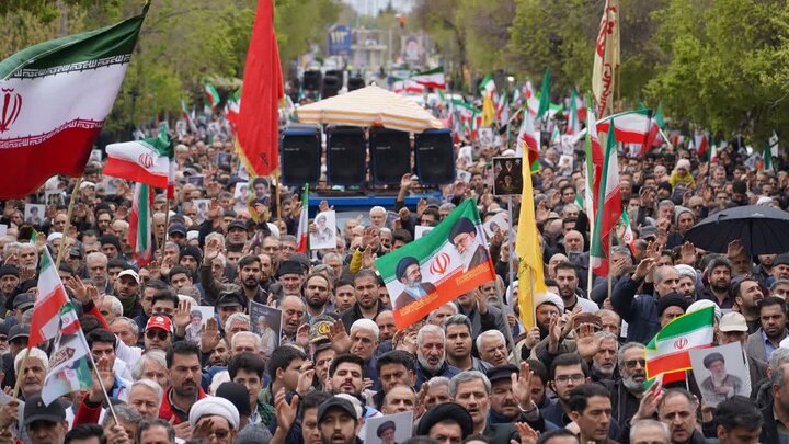 تصاویر/تجمع مردم دارالمومنین خوی در روز اربعین شهادت قائد امت