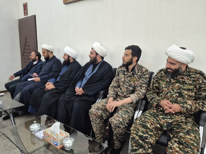تصاویر/  دیدار رئیس سازمان بسیج اساتید، طلاب و روحانیون کشور با امام جمعه پاکدشت