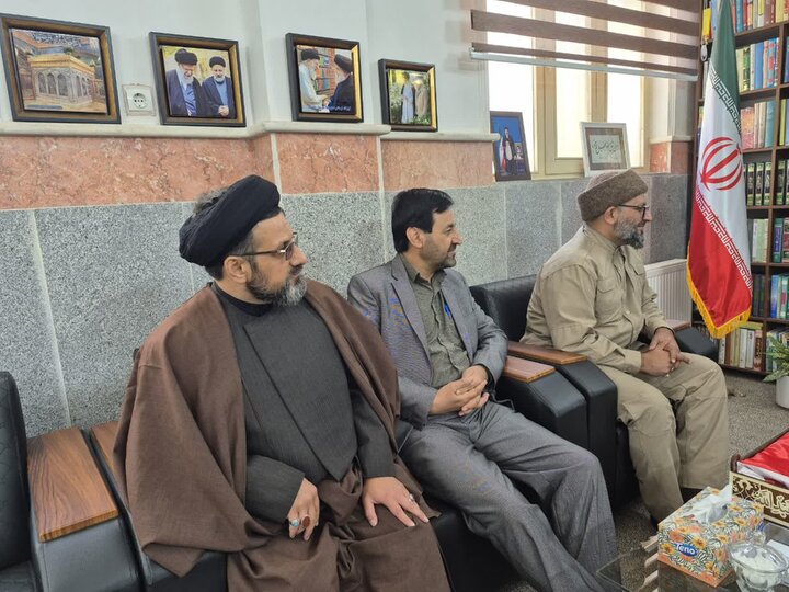 تصاویر/  دیدار رئیس سازمان بسیج اساتید، طلاب و روحانیون کشور با امام جمعه پاکدشت