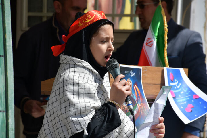 تصاویر/ مراسم گرامیداشت چهلمین روز شهادت دانش آموزان مدرسه شجره طیبه میناب در شهرستان سلماس