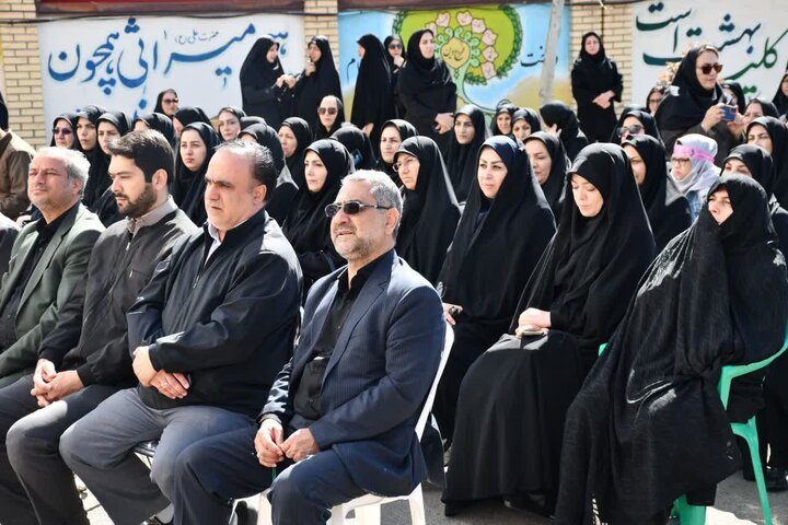 تصاویر/ مراسم گرامیداشت چهلمین روز شهادت دانش آموزان مدرسه شجره طیبه میناب در شهرستان سلماس