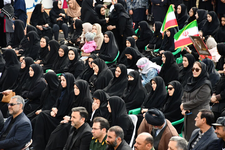 تصاویر/ مراسم گرامیداشت چهلمین روز شهادت دانش آموزان مدرسه شجره طیبه میناب در شهرستان سلماس