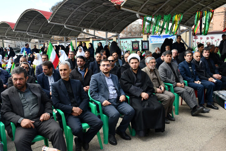 تصاویر/ مراسم گرامیداشت چهلمین روز شهادت دانش آموزان مدرسه شجره طیبه میناب در شهرستان سلماس