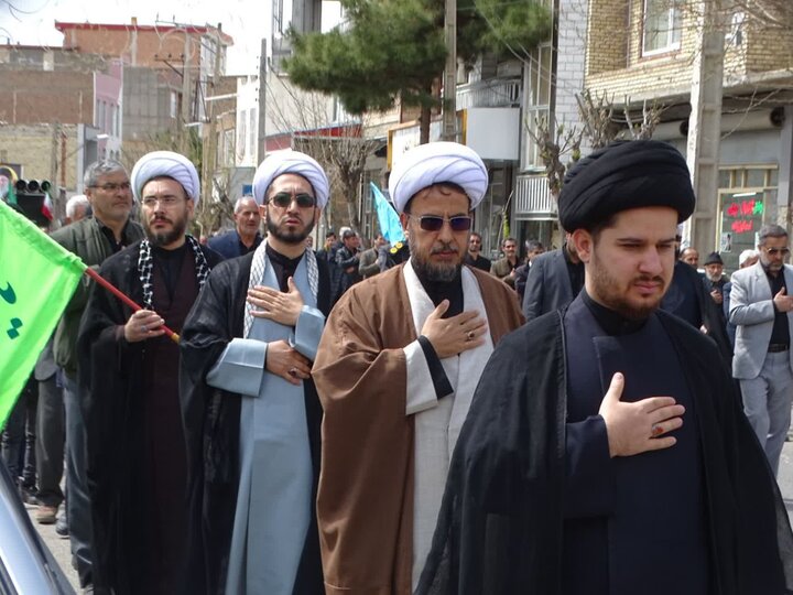 تصاویر/ برگزاری آیین سوگواری چهلمین روز شهادت «رهبر شهید» و شهدای مدرسه میناب در چهاربرج