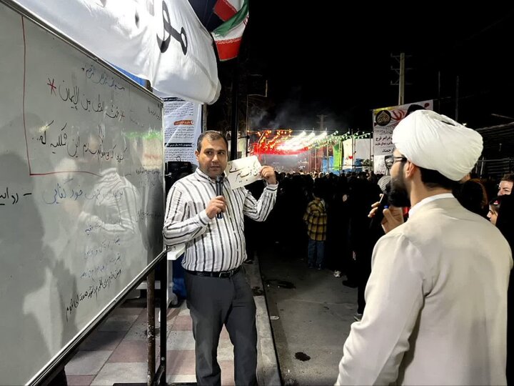 تصاویر/  گوشه ای از فعالیت طلاب و مبلغین در موکب تبیینی در شهرستان اسلامشهر
