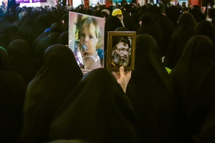 تصاویر / مصلای بزرگ بابل، میزبان مردم عزادار اربعین شهادت امام خامنه ای (قدس سره) و شهدای رمضان