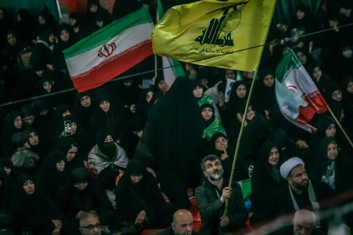 تصاویر / مصلای بزرگ بابل، میزبان مردم عزادار اربعین شهادت امام خامنه ای (قدس سره) و شهدای رمضان