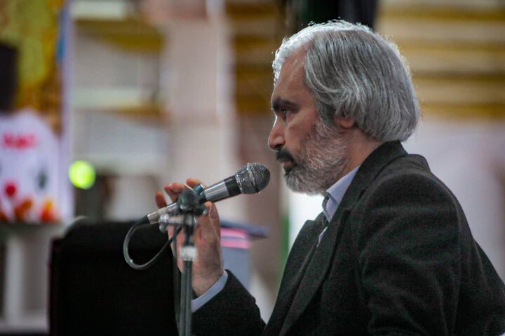 تصاویر / مصلای بزرگ بابل، میزبان مردم عزادار اربعین شهادت امام خامنه ای (قدس سره) و شهدای رمضان