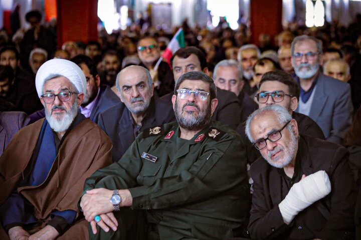 تصاویر / مصلای بزرگ بابل، میزبان مردم عزادار اربعین شهادت امام خامنه ای (قدس سره) و شهدای رمضان
