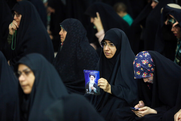 عزاداری ظهر اربعین رهبر شهید انقلاب در حرم بانوی کرامت