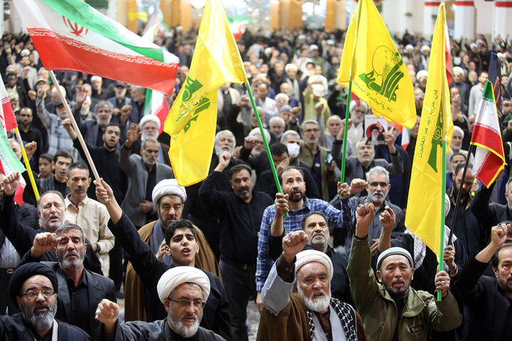عزاداری ظهر اربعین رهبر شهید انقلاب در حرم بانوی کرامت