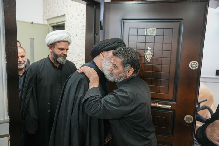 تصاویر/ دیدار و تکریم خانواده شهیدان احمدیان فردویی و احمدیان مقدم با حضور خادمان مسجد مقدس جمکران