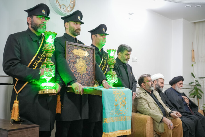 تصاویر/ دیدار و تکریم خانواده شهیدان احمدیان فردویی و احمدیان مقدم با حضور خادمان مسجد مقدس جمکران