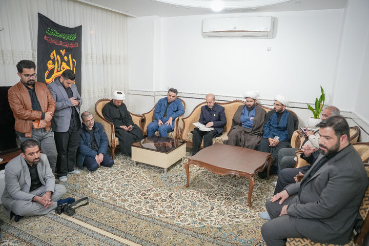 تصاویر/ دیدار و تکریم خانواده شهیدان احمدیان فردویی و احمدیان مقدم با حضور خادمان مسجد مقدس جمکران