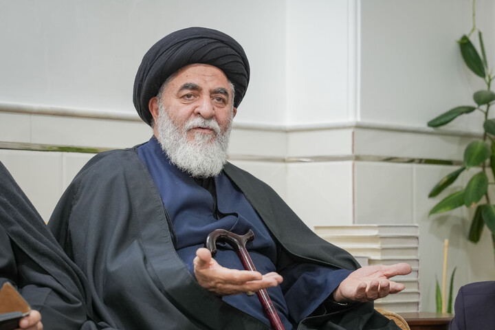 تصاویر/ دیدار و تکریم خانواده شهیدان احمدیان فردویی و احمدیان مقدم با حضور خادمان مسجد مقدس جمکران