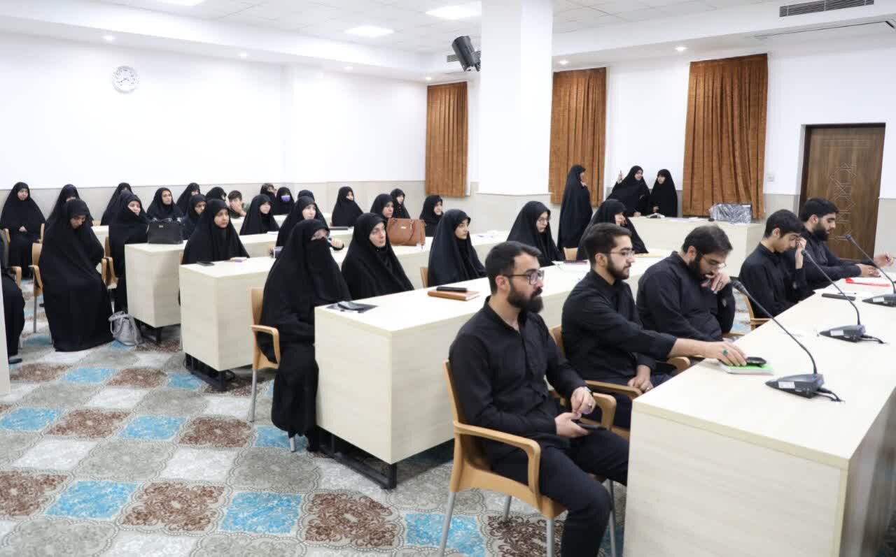 تصاویر/ اولین جلسه آموزش کمک های اولیه در حوزه علمیه استان یزد