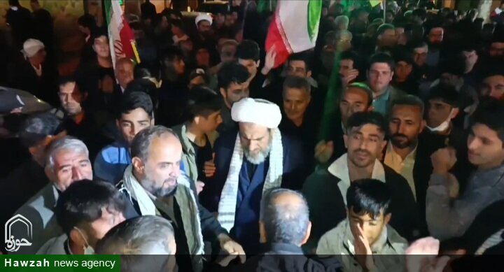 فیلم | نوحه سرایی امام جمعه کوهدشت در شب اربعین امام شهید