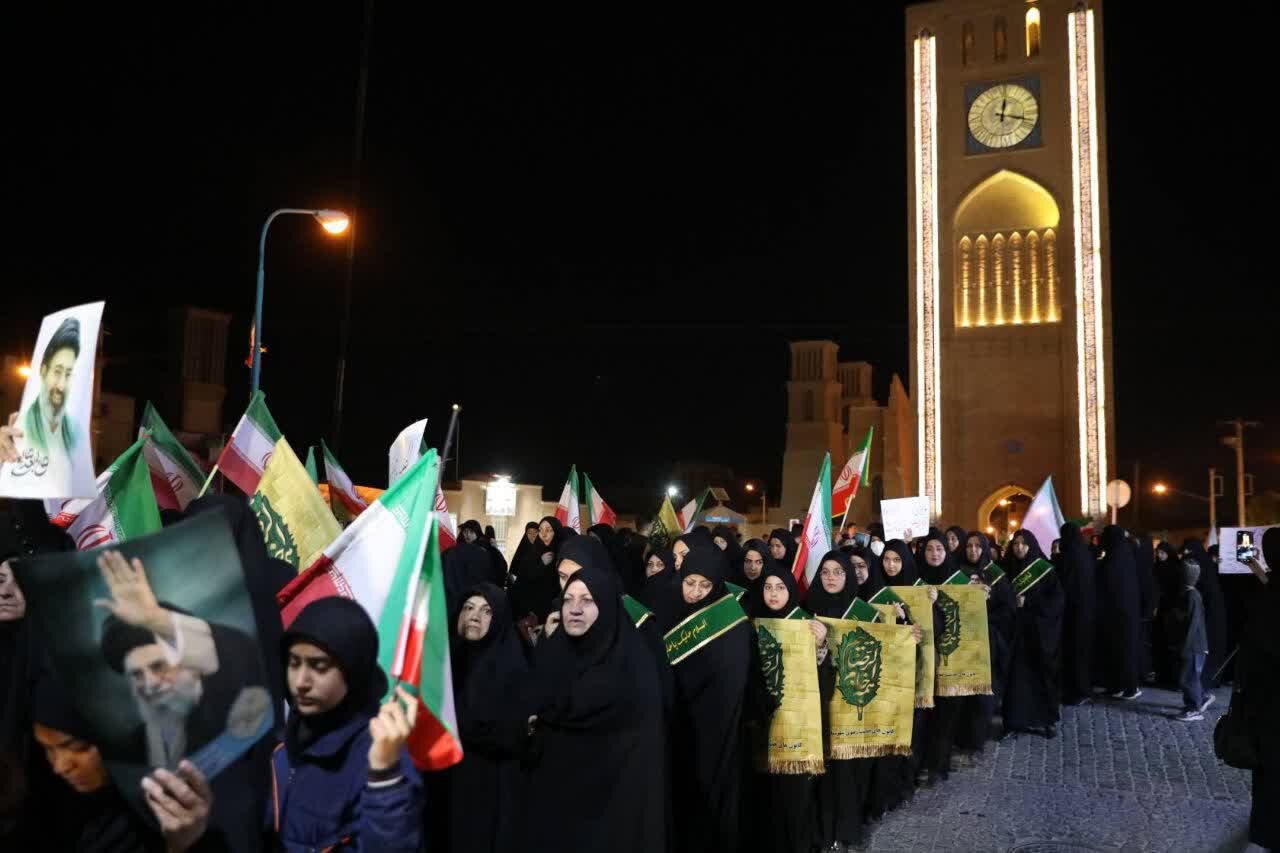 برگزاری آیین اربعین «رهبر شهید» با حضور خادمیاران رضوی در موکب مدرسه علمیه تخصصی امام حسین(ع) یزد+تصاویر