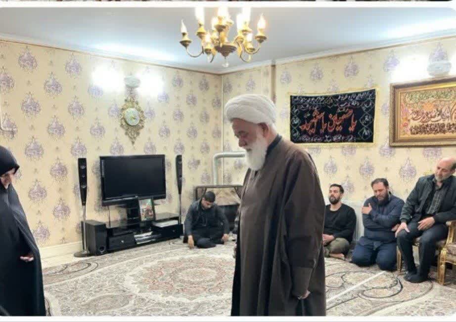 دیدار و  تکریم خانواده شهید محمد آزادی توسط استاد رشاد