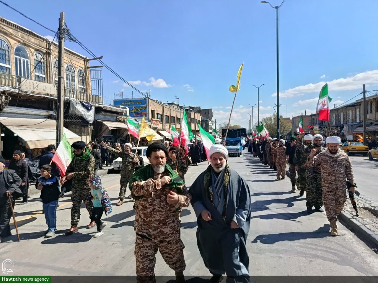 طلاب همدانی در سوگ رهبر شهید انقلاب