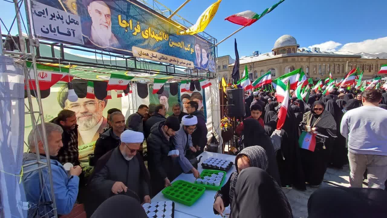 حضور پرشور طلاب همدانی در آیین سوگواری رهبر شهید انقلاب+تصاویر