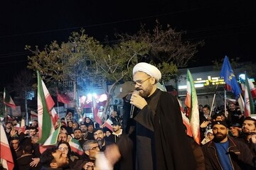 حضور شبانه مردم در مراسمات خیابانی، جهاد با زبان است+عکس