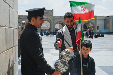 تصاویر/ حرم مطهر رضوی در چهلمین روز شهادت رهبر شهید انقلاب