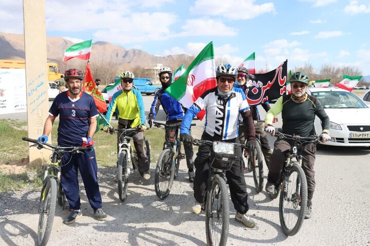 تصاویر/رژه خودرویی از ورودی شهر مهاجران تا روستای دهسد خنداب بمناسبت چهلمین روز شهادت حضرت امام‌خامنه‌ای «ره» و سپهبد شهید محمد‌پاکپور