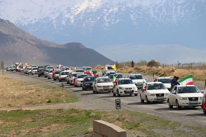 تصاویر/رژه خودرویی از ورودی شهر مهاجران تا روستای دهسد خنداب بمناسبت چهلمین روز شهادت حضرت امام‌خامنه‌ای «ره» و سپهبد شهید محمد‌پاکپور
