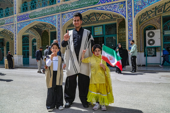 مراسم چهلم شهدای دانش‌آموز میناب در شهرکرد