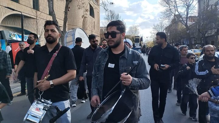 تصاویر/عزاداری هیات های مذهبی شهرستان کارچان در اربعین قائد امت در میدان شهدای اراک