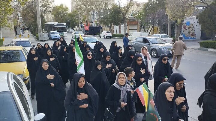 تصاویر/عزاداری هیات های مذهبی شهرستان کارچان در اربعین قائد امت در میدان شهدای اراک