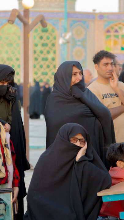 تصاویر/نمایشگاه نمادین بی‌تاب‌میناب به مناسبت چهلم شهدای دانش آموز مدرسه میناب در هلال بن علی