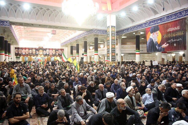 تصاویر/ عزاداری شام اربعین امام شهید در حرم مطهر حضرت فاطمه معصومه (س)