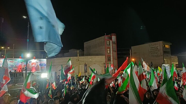 تصاویر/چهلمین شب حضور پرشور مردم ولایتمدار مامونیه در تجدید بیعت با آرمان‌های انقلاب