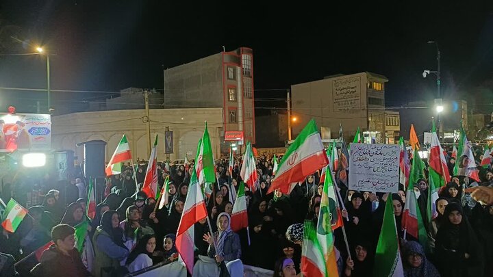 تصاویر/چهلمین شب حضور پرشور مردم ولایتمدار مامونیه در تجدید بیعت با آرمان‌های انقلاب