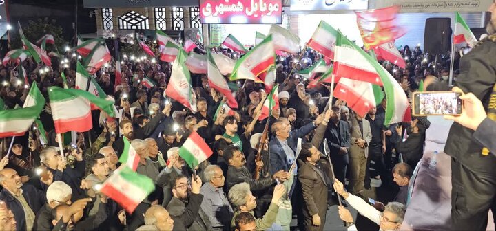 تصاویر / شب چهلم حضور در خیابان ها در شهر جیرفت