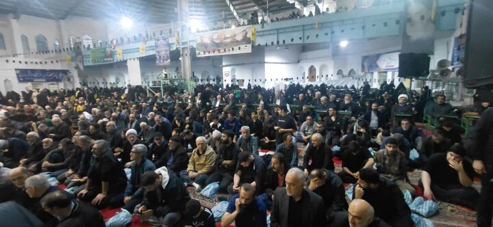 تصاویر / عزاداران اربعین شهادت امام خامنه ای (ره) در شهرستان آمل و اقامه باشکوه نماز جماعت در مصلّای قدس