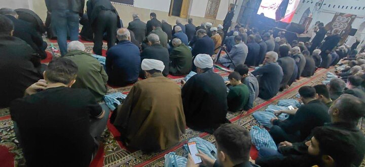 تصاویر / عزاداران اربعین شهادت امام خامنه ای (ره) در شهرستان آمل و اقامه باشکوه نماز جماعت در مصلّای قدس