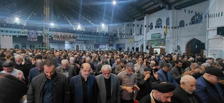 تصاویر / عزاداران اربعین شهادت امام خامنه ای (ره) در شهرستان آمل و اقامه باشکوه نماز جماعت در مصلّای قدس