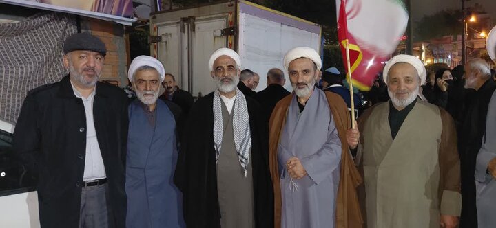 تصاویر . گوشه ای از فعالیت های تبلیغی موکب «شهدای روحانی شهرستان آمل» در بیستم فروردین