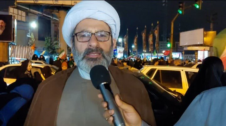 تصاویر . گوشه ای از فعالیت های تبلیغی موکب «شهدای روحانی شهرستان آمل» در بیستم فروردین