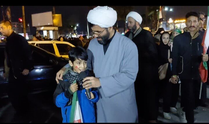 تصاویر . گوشه ای از فعالیت های تبلیغی موکب «شهدای روحانی شهرستان آمل» در بیستم فروردین