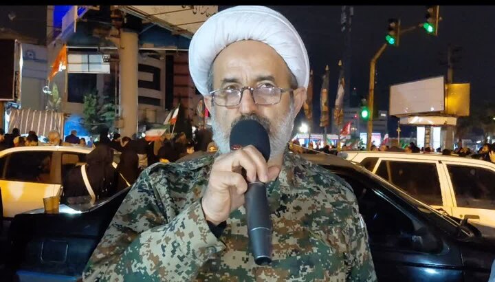 تصاویر . گوشه ای از فعالیت های تبلیغی موکب «شهدای روحانی شهرستان آمل» در بیستم فروردین