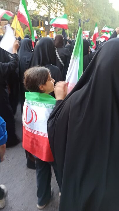 تصاویر/ کودکان آملی حاضر در عزای اربعین رهبر شهید (ره)، سربازان فردای امام سید مجتبی خامنه ای (مدّ ظله)