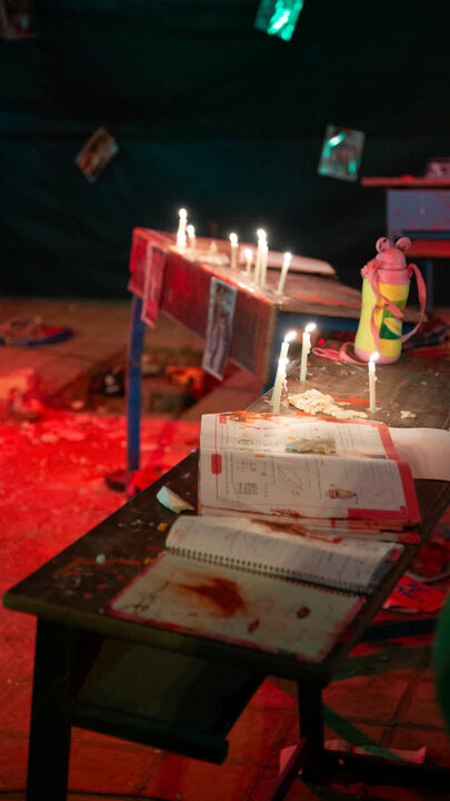تصاویر/پویش بزرگ نذر شمع به یاد هر دانش آموز شهیدمدرسه شجره طیبه شهرستان میناب