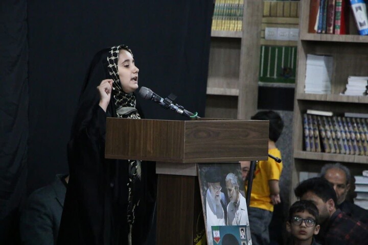 تصاویر/ برگزاری محفل قرآنی دانش‌آموزان استان سمنان در چهلم شهادت رهبر شهید و شهدای «شجره طیبه میناب»